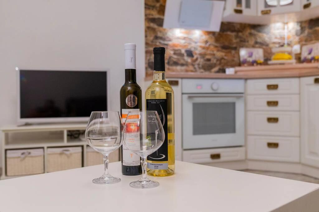 Provensalsky Rodinny Apartman Mandolina Бойниці Екстер'єр фото